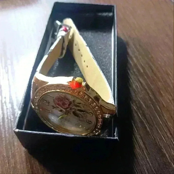 Rhinestone rose watch - Picture 6 of 6